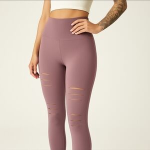 Alo Yoga Ripped Warrior Leggings – Mauve – Size S – NWOT (Unworn)